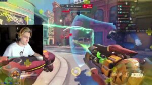 xQc is a God at Main Tank in Overwatch